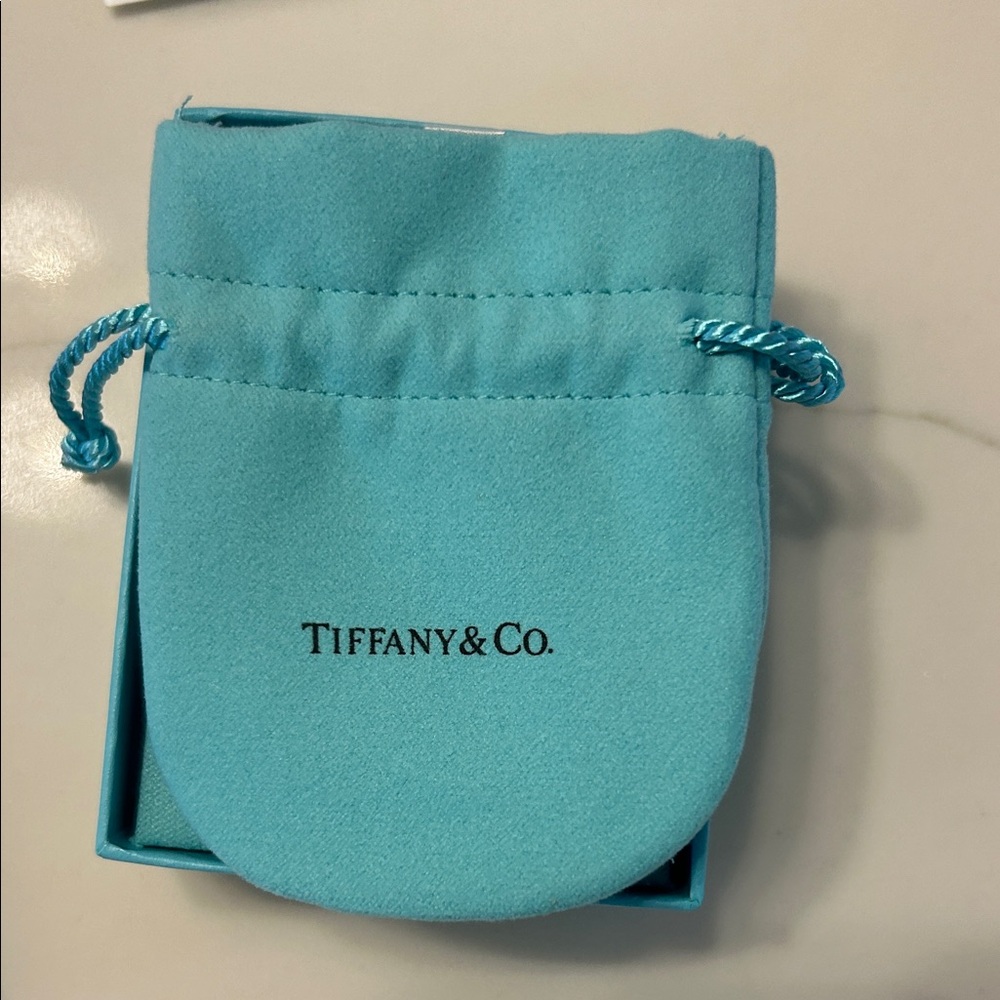 Tiffany & Co. Silver Heart Pendant Necklace (brand new) - Picture 2 of 3